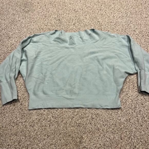 Free People Hide and Seek Off the Shoulder Sweater Sz M Crop Blue Boho Casual - Picture 1 of 7